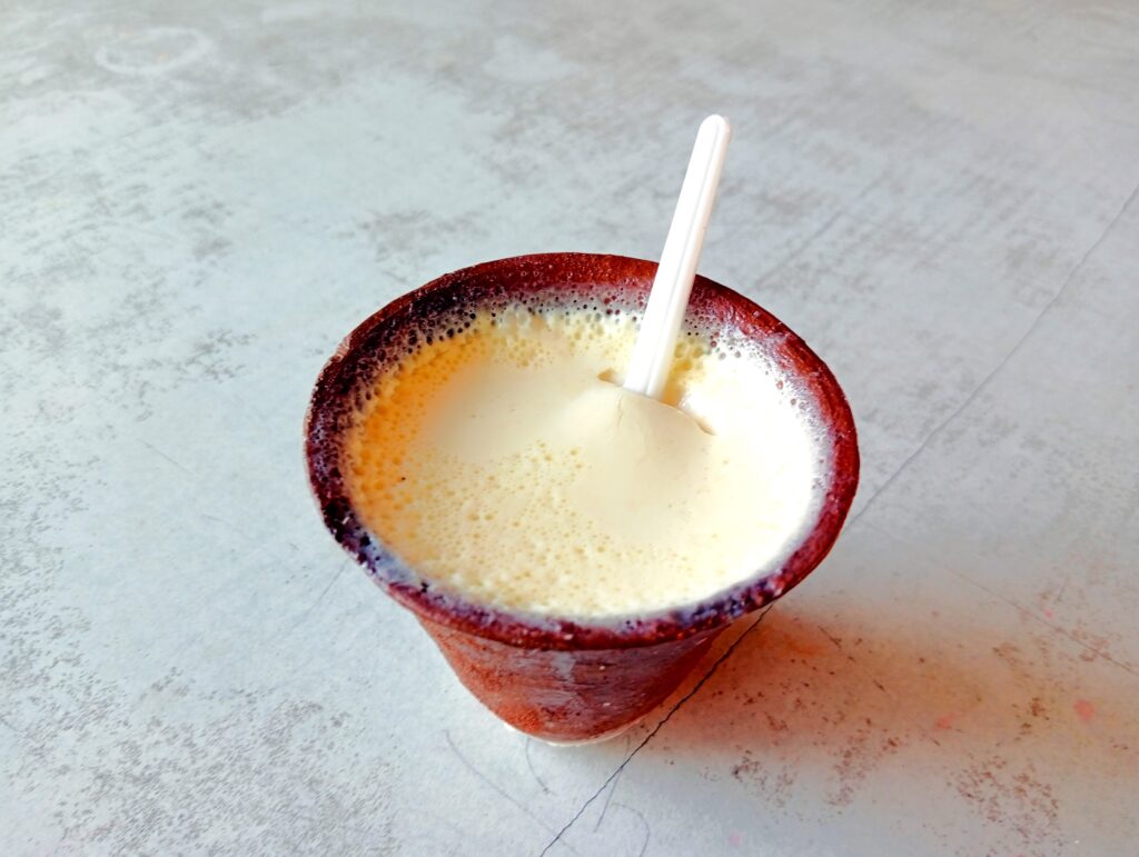 バクタプル名物　ズーズーダウ　ネパールスイーツの定番