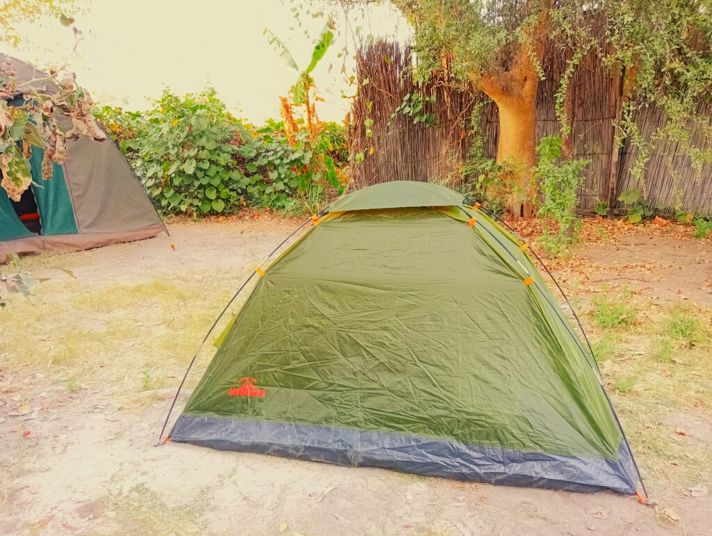 マウン キャンプサイト テント設営