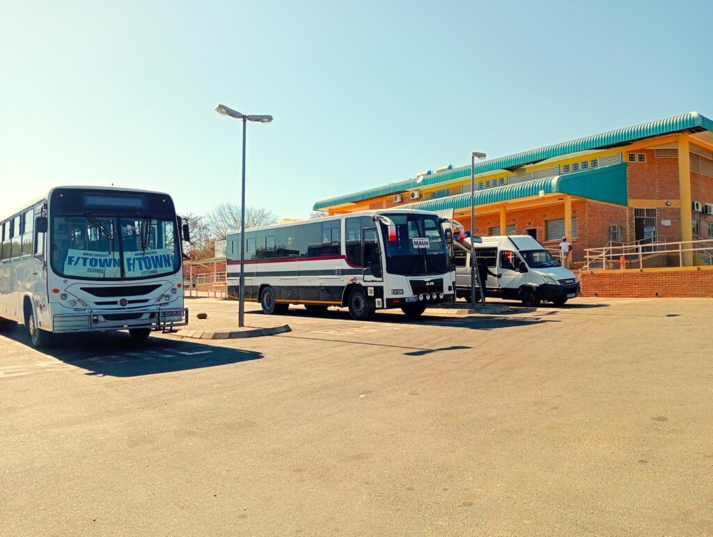 ボツワナ カサネ バスステーション