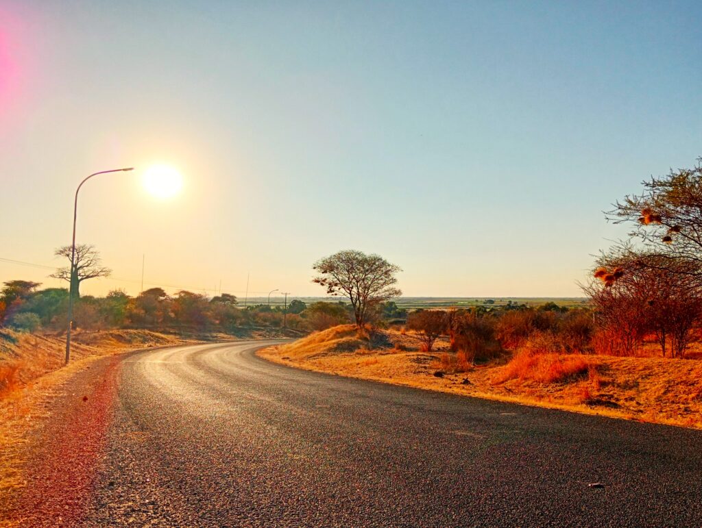 ボツワナ カサネ チョベサファリロッジ～カサネ空港の道