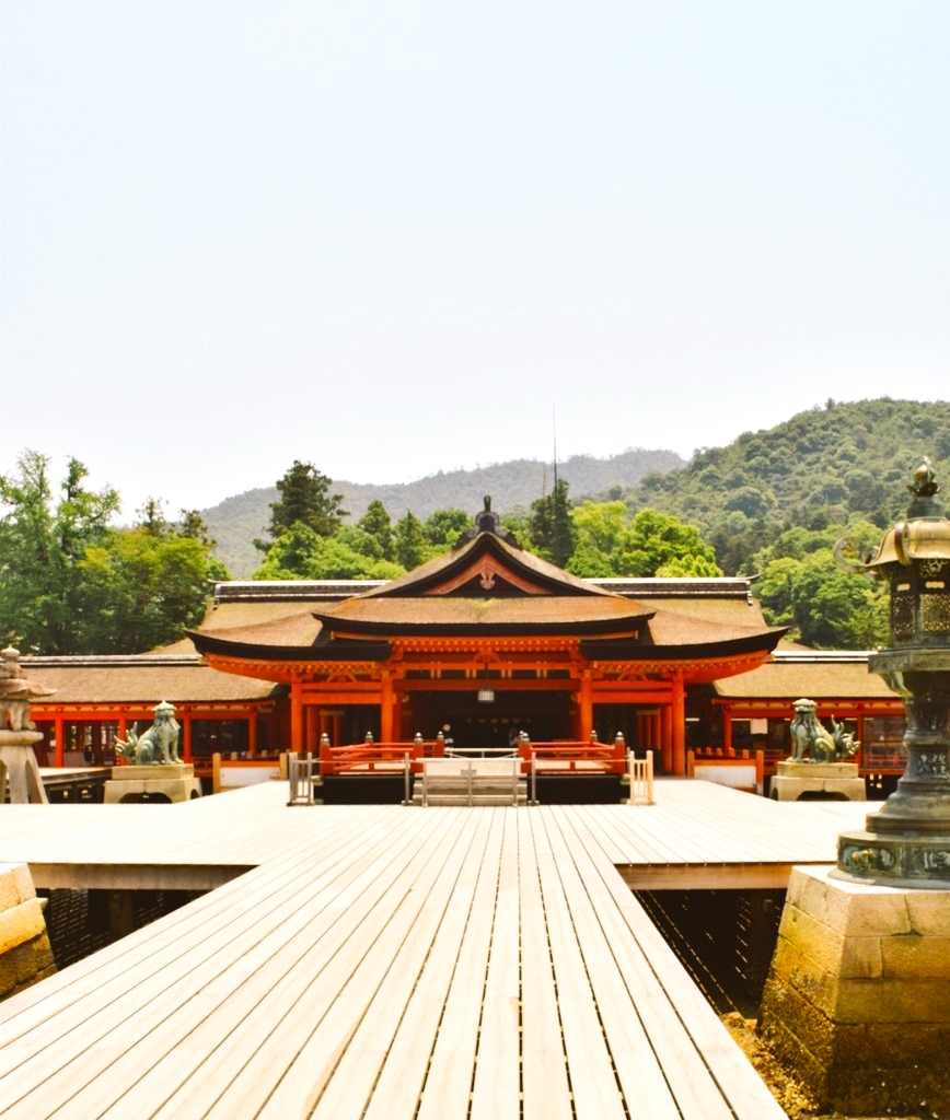 宮島　厳島神社の社殿　夏の風景